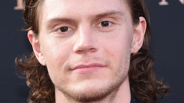 Evan Peters at event