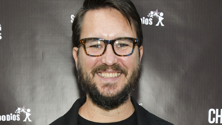 Wil Wheaton smiling with glasses