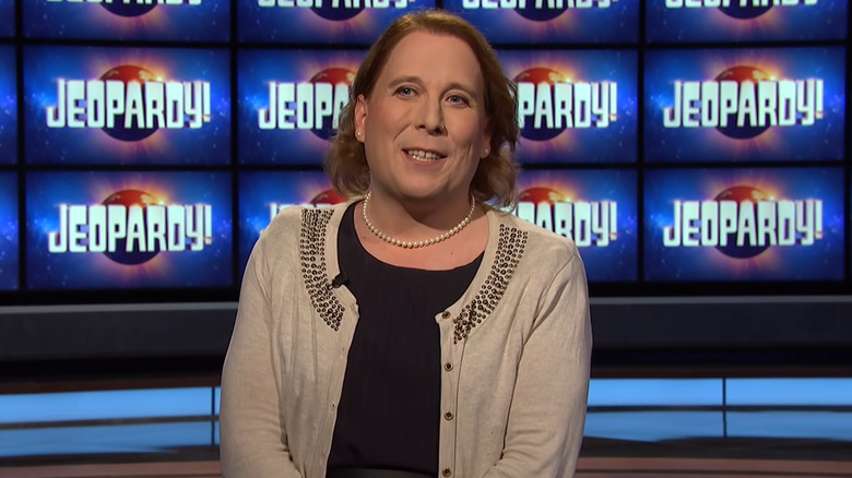 Amy Schneider smiling on Jeopardy!