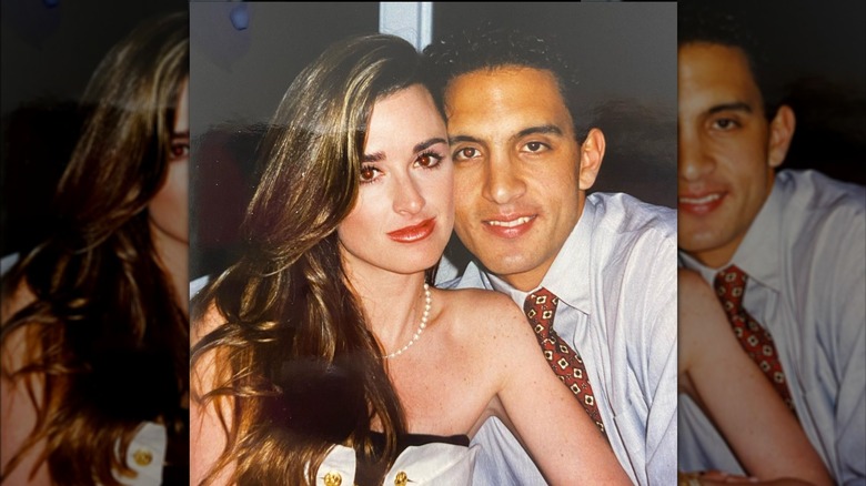 Kyle Richards and Mauricio Umanksy posing together