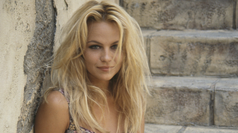 Pamela Anderson tousled hair