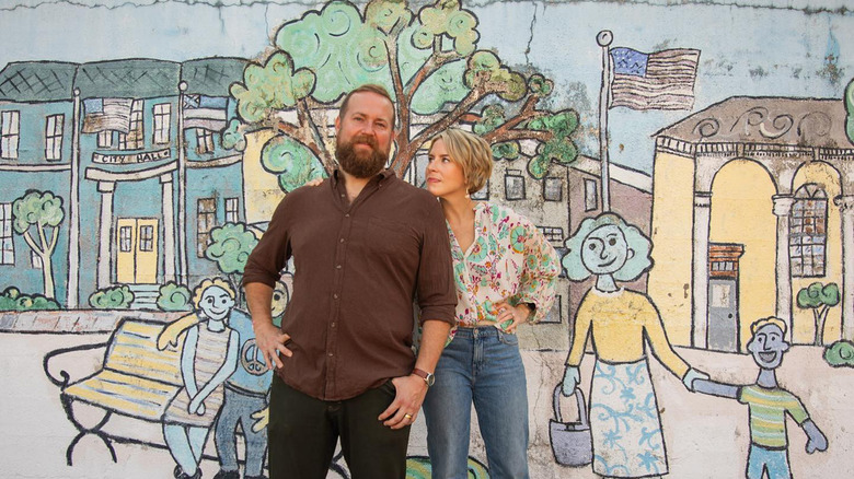 Ben and Erin Napier mural of town