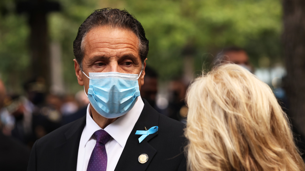 Andrew Cuomo wearing face mask