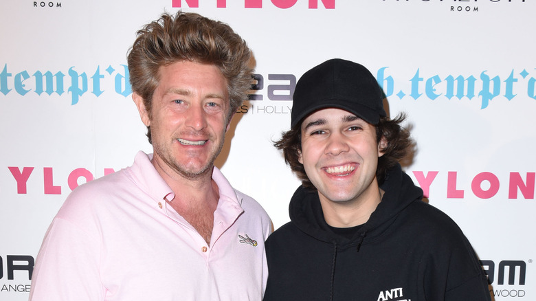 Jason Nash and David Dobrik smiling 