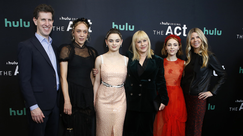The cast of The Act posing
