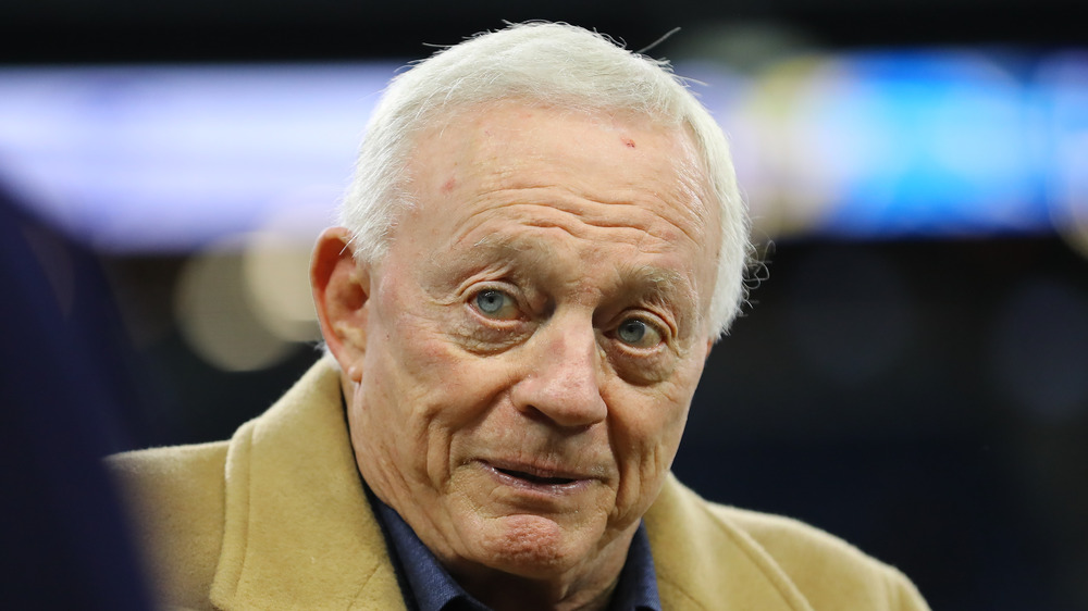 Jerry Jones looking unsure