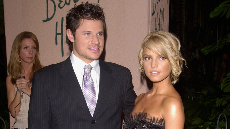 Nick Lachey and Jessica Simpson on the red carpet