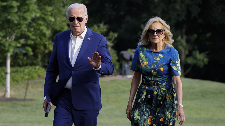 Jill and Joe Biden on the front lawn