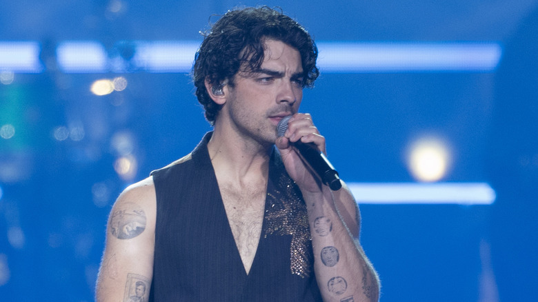 Joe Jonas performing