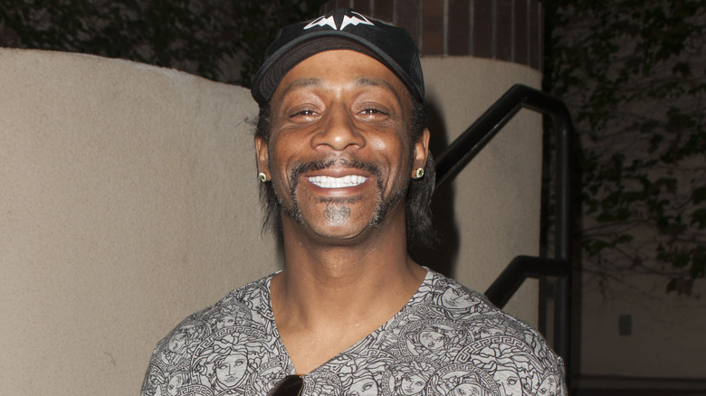 Katt Williams wearing a hat