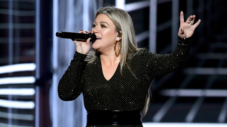 Kelly Clarkson performing