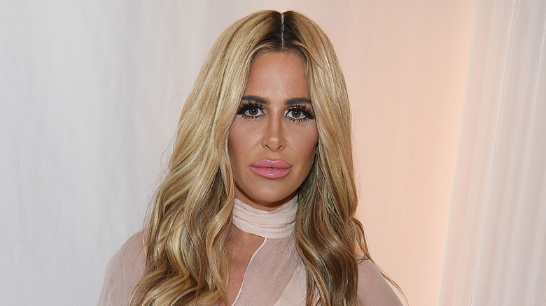 Kim Zolciak-Biermann in crème colored top 