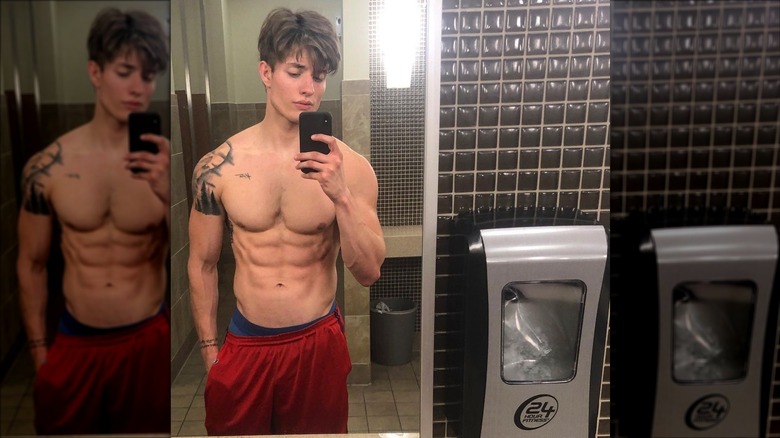 Matt Rife taking mirror selfie