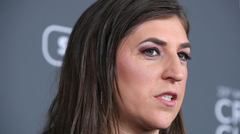 Mayim Bialik grimmacing