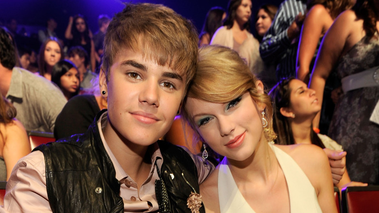 Taylor Swift leans on Justin Bieber