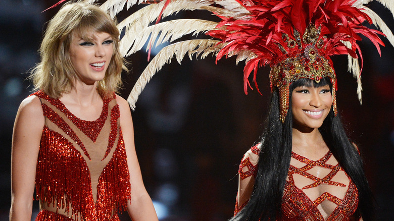 Taylor Swift and Nicki Minaj perform together