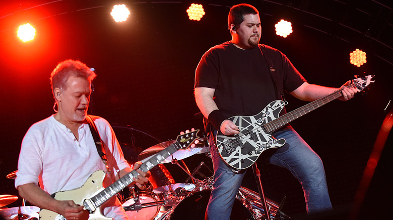 Eddie Van Halen, Wolfgang Van Halen playing guitar