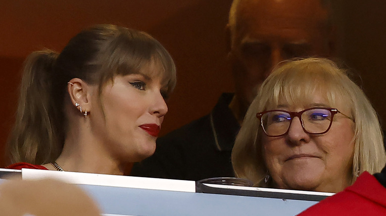 Donna Kelce looking at Taylor Swift during a Chiefs game