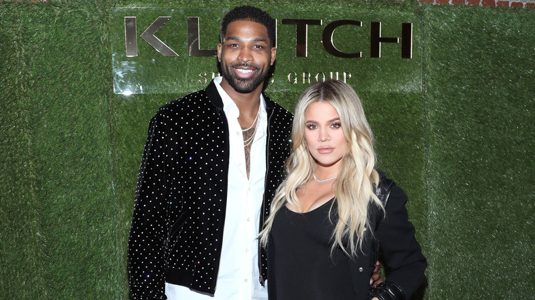 Tristan Thompson, Khloé Kardashian posing