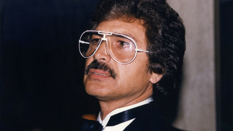 Englebert Humperdinck in large glasses