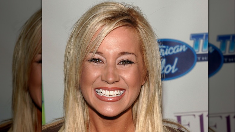 Kellie Pickler smiling