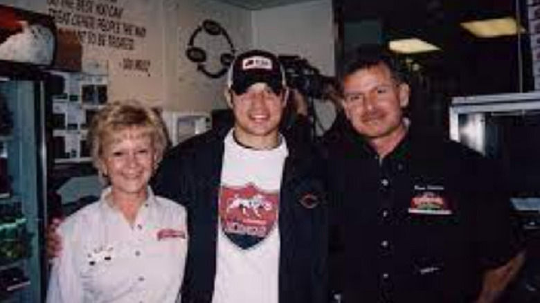 Nick Lachey poses with family