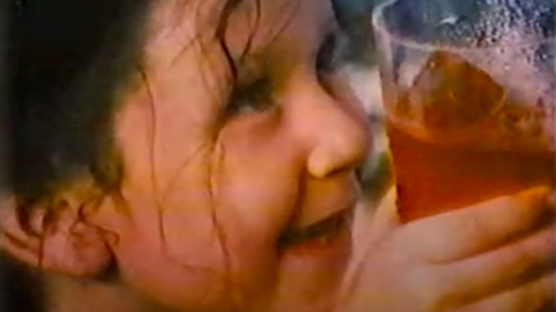 Sara Gilbert in Kool-Aid commercial