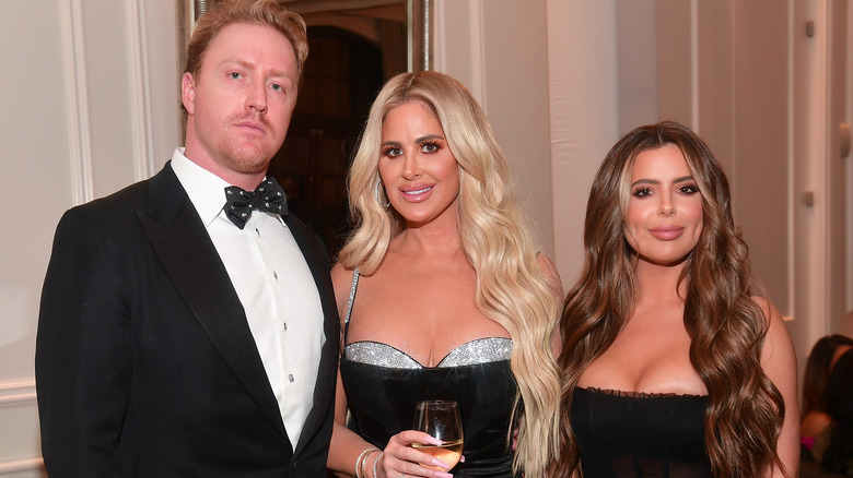 Kim Zolciak poses with her family 