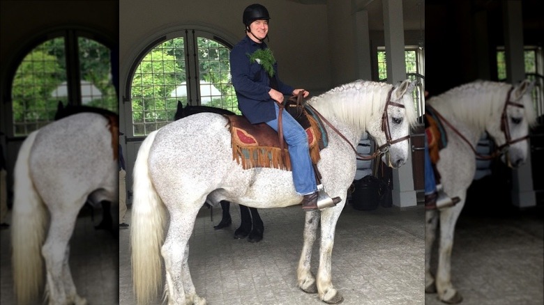 Brendan Fraser riding horse with Martha Stewart