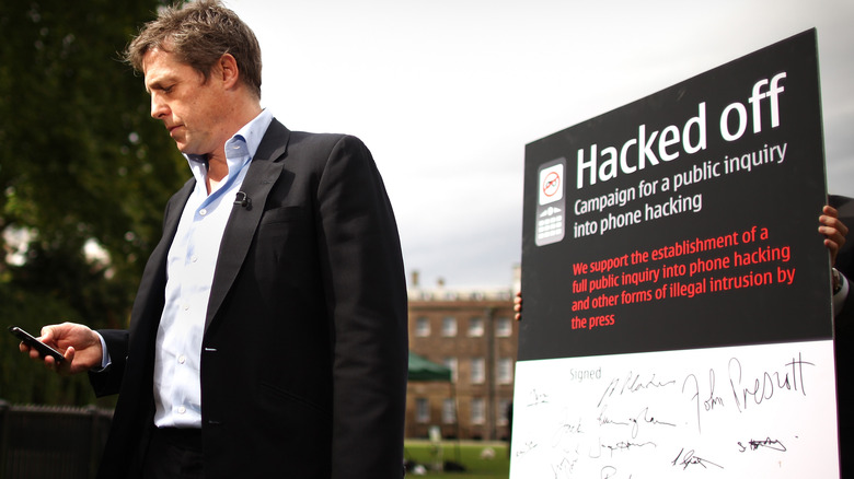 Hugh Grant at a Hacked Off event 