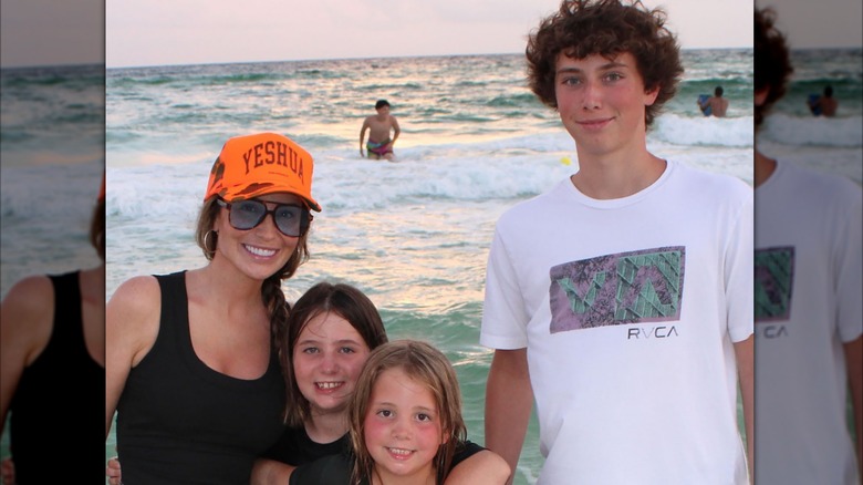 Bristol Palin and her kids at the beach