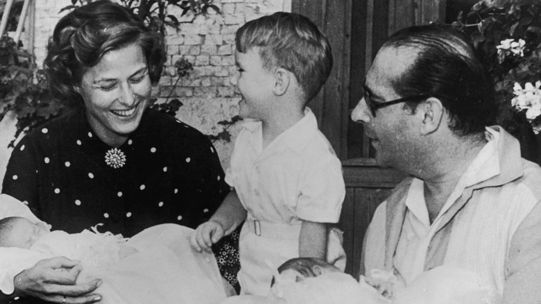 Isabella Rossellini, Ingrid Bergman, Roberto Rossellini, and baby laughing together