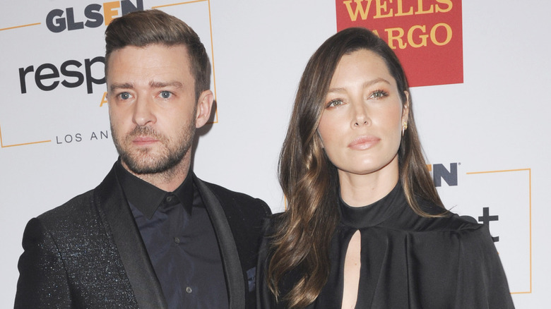 Justin Timberlake, Jessica Biel posing