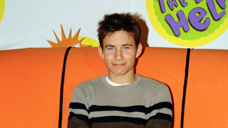 Jonathan Taylor Thomas posing for cameras