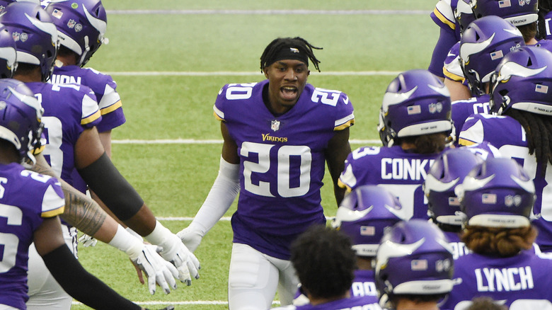 Jeff Gladney running onto field for Minnesota Vikings game