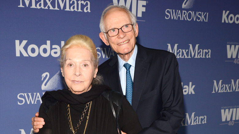 Marilyn Bergman and Alan Bergman posing 