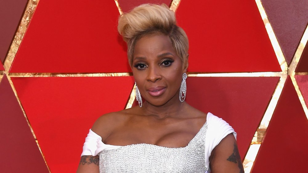 The Tragic Real Life Story Of Mary J Blige