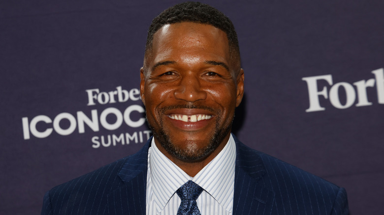 Michael Strahan on red carpet