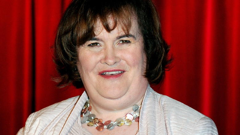 Susan Boyle posing for cameras