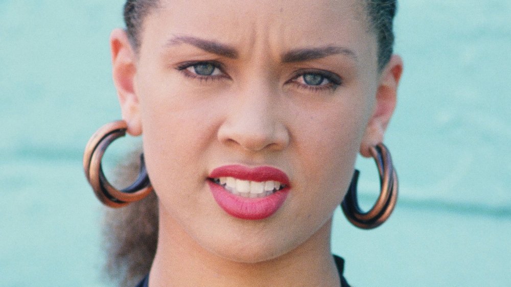 Vanessa Williams posing at a 1988 NFL game in Los Angeles 