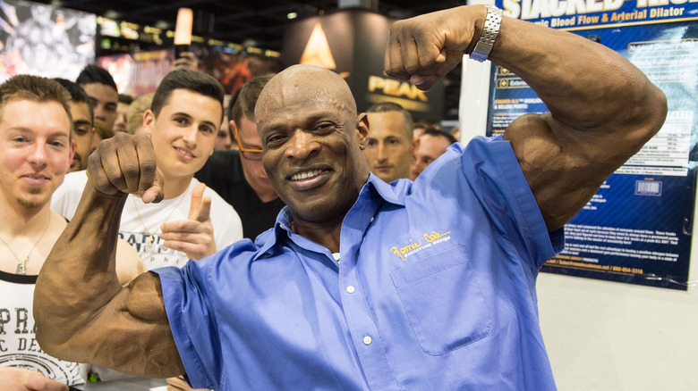 Ronnie Coleman smiles with fans