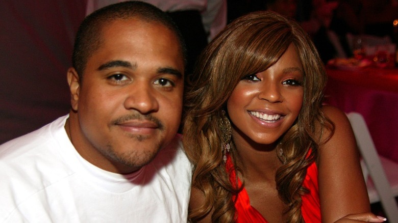 Irv Gotti and Ashanti at the Art For Life Benefit in New York, NY (2004)