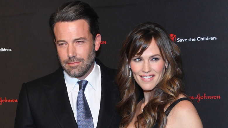 Ben Affleck and Jennifer Garner posing together