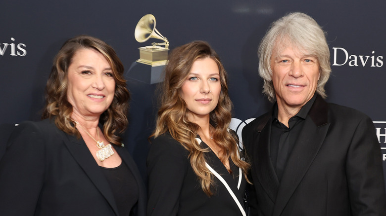 Jon Bon Jovi poses with Stephanie and Dorothea Hurley