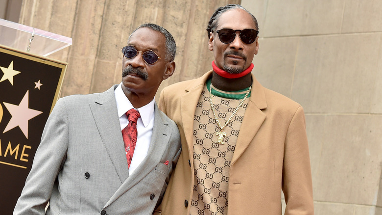 Vernell Varnado, Snoop Dogg posing