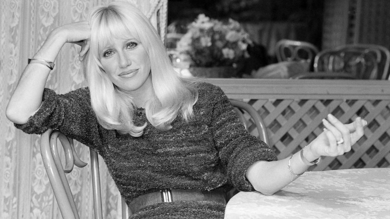 Suzanne Somers sitting down