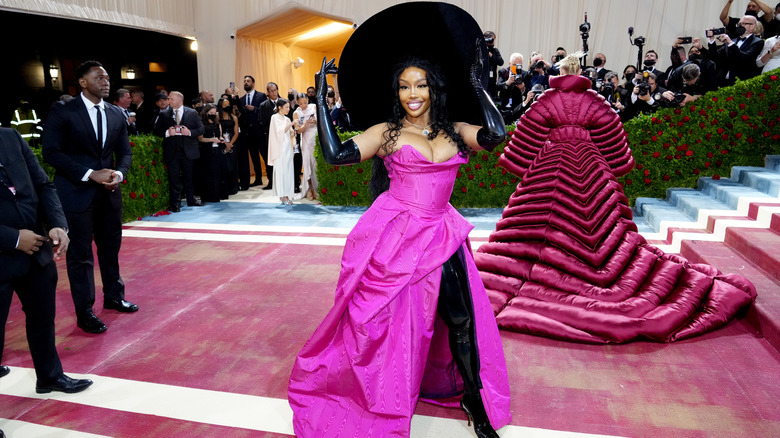 SZA posing at the 2022 Met Gala.