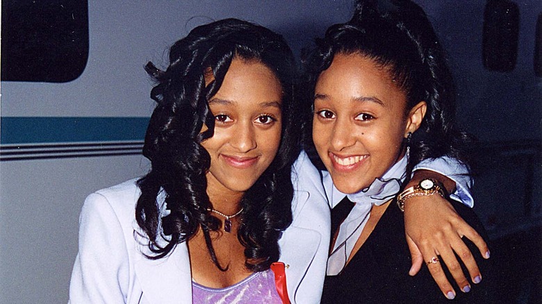 Tia and Tamera Mowry smiling