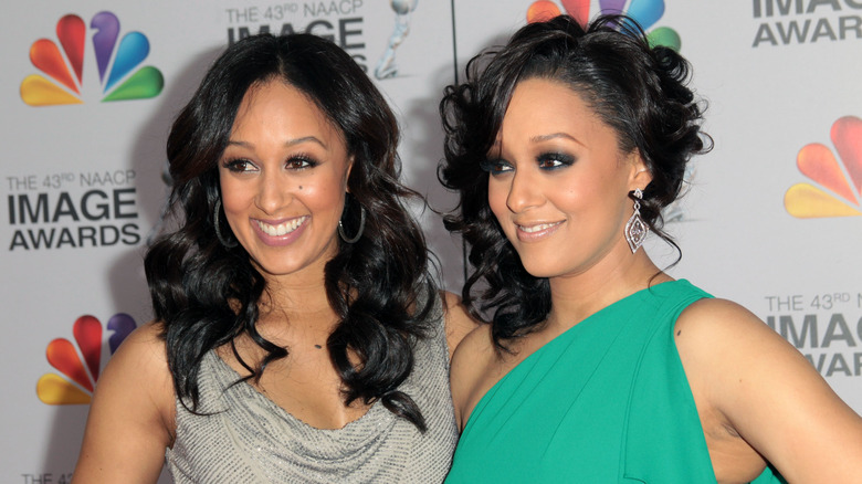 Tamera and Tia Mowry smiling