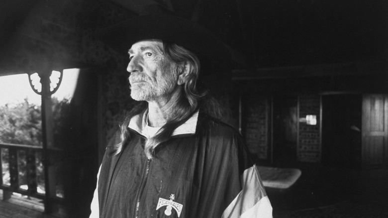 The Tragic Truth About Willie Nelson 